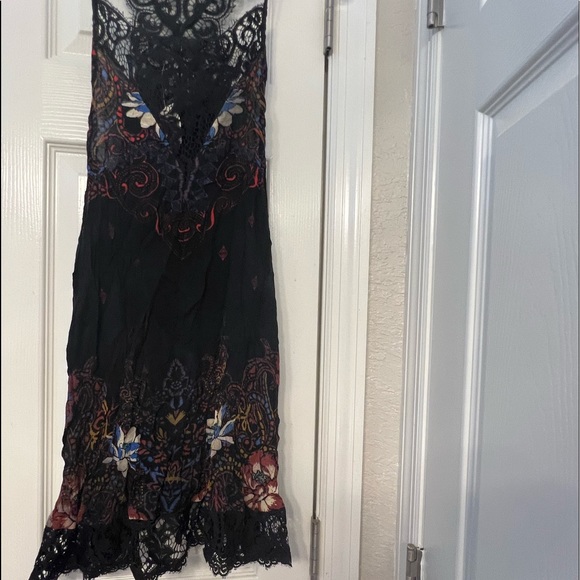 Free People brand new adorable dress excellent condition never worn lace detail - Picture 12 of 16
